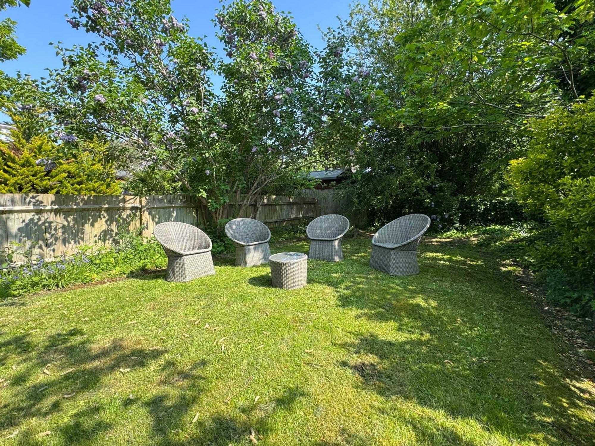 Surbiton Home With Free Parkings, Surbiton, Kingston Upon Thames, Surrey, Greater London Uk Exterior foto
